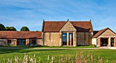 HAUSER & WIRTH, SOMERSET: DURSLADE FARM - THE FARMHOUSE, NOW A GALLERY AND ART SPACE. SKY, BUILDING, TRADITIONAL, GRASS