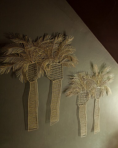ABIGAIL_AHERN_HOUSE_LONDON_GOLD_WIRE_PALM_TREE_WALL_SCULPTURE__ORNAMENT