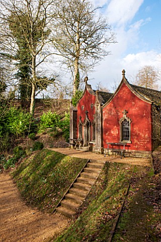 PAINSWICK_ROCOCO_GARDEN_GLOUCESTERSHIRE_THE_RED_HOUSE_IN_WINTER_JANUARY_FOLLY_FOLLIES_BUILDING_GARDE