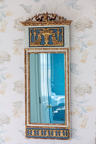 LONDON_HOUSE_DESIGNED_BY_JULIE_SIMONSEN_BLUE_BEDROOM_GUSTAVIAN_MIRROR_IN_GRECIAN_STYLE_BOUGHT_FROM_C