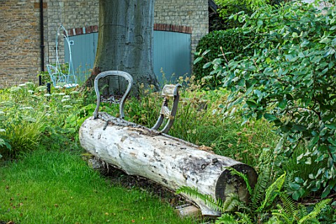 THE_OLD_RECTORY_QUINTON_NORTHAMPTONSHIRE_DESIGNER_ANOUSHKA_FEILER_WOODLAND_SEAT_CHILDRENS_PLAY_AREA_