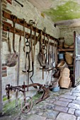 PARHAM, SUSSEX: OLD TOOLS IN TOOLSHED. VINTAGE, ANTIQUE