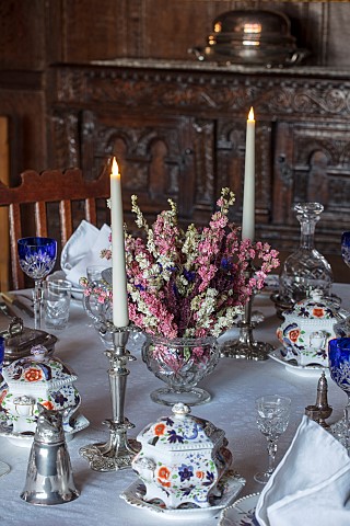 BADDESLEY_CLINTON_WARWICKSHIRE_THE_NATIONAL_TRUST_CHRISTMAS_15TH_AND_16TH_CENTURY_MOATED_MANOR_HOUSE