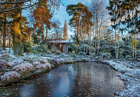 MORTON_HALL_WORCESTERSHIRE_WINTER__THE_LOWER_POND_WITH_JAPANESE_TEA_HOUSE_BIRCHES_WATER_POOL_FROST_S