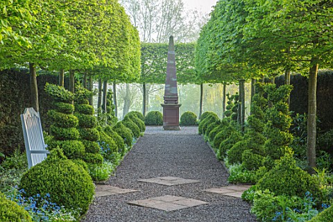 MITTON_MANOR_STAFFORDSHIRE_PATH_CLIPPED_TOPIARY_BOX_BUXUS_HORNBEAM_HEDGES_HEDGING_SPRING_HEDGES_SYMM