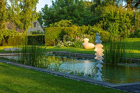 ASTHALL_MANOR_OXFORDSHIRE_SWIMMING_POOL_WATER_WATERLILIES_SUMMER_ENGLISH_COUNTRY_GARDEN