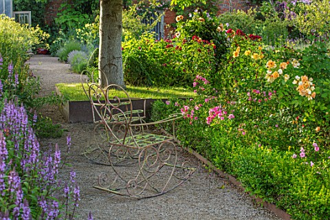 THE_WALLED_GARDEN_AT_COWDRAY_WEST_SUSSEX_PATH_BORDERS_WITH_ROSES_ENGLISH_COUNTRY_GARDENS_SUMMER_META
