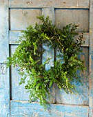 FLOWERS FROM THE FARM, MARBURY HALL, DESIGNER SOFIE PATON-SMITH: NATURAL WREATH, GREEN, WREATHS