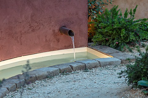 RADICEPURA_GARDEN_FESTIVAL_SICILY_ITALY_DESIGNER_ANDY_STURGEON_LAYERS_WALLS_WATER_FEATURE_SPOUT_CANA