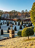 DRUMMOND CASTLE GARDENS, SCOTLAND: LAWN, FROST, FROSTY, CASTLES, CLIPPED, TOPIARY, SHAPES, YEW, GARDENS, SCOTTISH, WINTER, HEDGES, HEDGING, SUNRISE, URN, HOLLIES