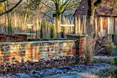 ST TIMOTHEE, BERKSHIRE - WALL, SEDUMS, CALAMAGROSTIS X ACUTIFLORA KARL FOERSTER, OUTBUILDING, WINTER, JANUARY, FROST, FROSTY, ENGLISH, COUNTRY, GARDEN