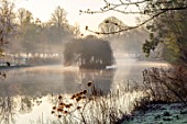 CHIPPENHAM PARK, CAMBRIDGESHIRE: THE RIVER IN WINTER, EARLY MORNING, DAWN, SUNRISE, FROSTY
