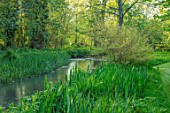 VILLAGE FARM HOUSE, GLOUCESTERSHIRE: RIVER COLN, SPRING, MAY, WATER, STREAM, RIVER