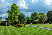 BRODSWORTH HALL, YORKSHIRE: SUMMER, CLIPPED TOPIARY HEDGES, HEDGING, LAWN, PATH, TREES