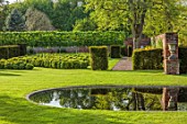 URCHFONT MANOR, WILTSHIRE: YEW, BOX, LIME ALLEE, HEDGING, HEDGES, FORMAL, CONTEMPORARY, GREEN, LAWN, WATER, POOL, POND, BLACK, DESIGNERS DEL BUONO GAZERWITZ, ELEANOR JONES