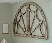 PEAR TREE COTTAGE, OXFORDSHIRE: MASTER BEDROOM, VINTAGE FRENCH WOODEN WINDOW FAN LIGHT