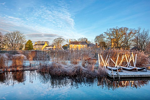 THE_OLD_RECTORY_QUINTON_NORTHAMPTONSHIRE_DESIGNER_ANOUSHKA_FEILER_RECTORY_GRASSES_FROST_WINTER_FROST