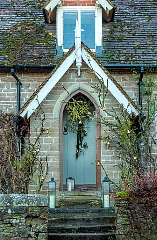 THE_HYDE_HEREFORDSHIRE_WINTER_FROST_JANUARY_FRONT_DOOR_STEPS_BRANCHES_MISTLETOE_METAL_PEARS_PARTRIDG