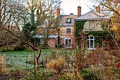 MOSS AND STONE FLORAL DESIGN, SUFFOLK: BRIGITTE GIRLING: FROSTY LAWN, BORDERS, WINTER