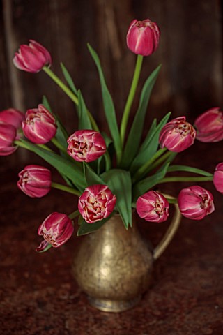SMITH__MUNSON_LINCOLNSHIRE_DUTCH_MASTER_BRONZE_JUG_GREEN_PINK_FLOWERS_OF_TULIP_COLUMBUS_SPRING_MAY
