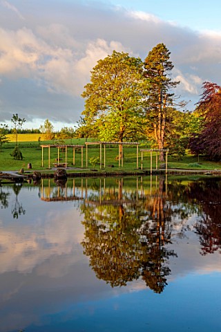 COWDEN_JAPANESE_GARDEN_SCOTLAND_LAKE_THE_LOCH_TREES_REFLECTIONS