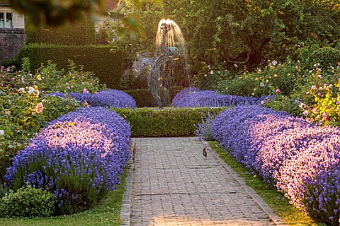 BORDE_HILL_GARDEN_WEST_SUSSEX_JAY_ROBINS_ROSE_GARDEN_JUNE_FOUNTAIN_OF_APHRODITE_BY_BRENDON_MURLESS_P