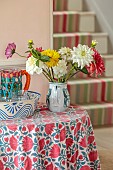 ASHBROOK HOUSE, NORTHAMPTONSHIRE: TABLE WITH DAHLIAS IN VASE, MOLLY MAHON TABLECLOTH