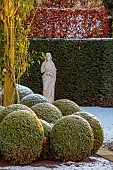 MORTON HALL GARDENS, WORCESTERSHIRE: STATUE, CLIPPED TOPIARY BOX, BUXUS, SOUTH GARDEN, FORMAL, WINTER, SNOW, FROST, YEW HEDGES