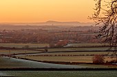 MORTON HALL GARDENS, WORCESTERSHIRE: WINTER, WEST, SUNSET, FROST, SNOW, TREES, BORROWED LANDSCAPE