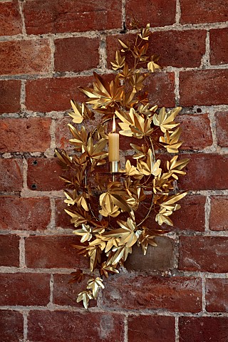 JESS_WHEELER_NORTH_WALES_A_BOTANICALLY_INSPIRED_SINGLE_CANDLE_IVY_LEAVED_SCONCE