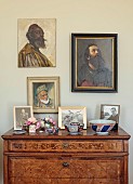 PRIVATE GARDEN, DEDHAM VALE, SUFFOLK: THE MAN CORNER, COLLECTION OF MALE PORTRAITS IN SITTING ROOM