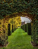 FOSCOTE MANOR, BUCKINGHAMSHIRE: LAWN, DOVECOTE, CLIPPED YEW TOPIARY, AUGUST, EVENING LIGHT, FORMAL, GARDEN