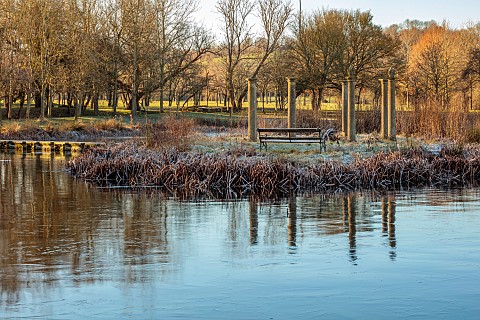 BECKLEY_PARK_OXFORDSHIRE_FROST_FROSTY_WINTER_LAKE_WATER_STEPPING_STONES_MADE_FROM_ROBERT_ADAM_PLINTH