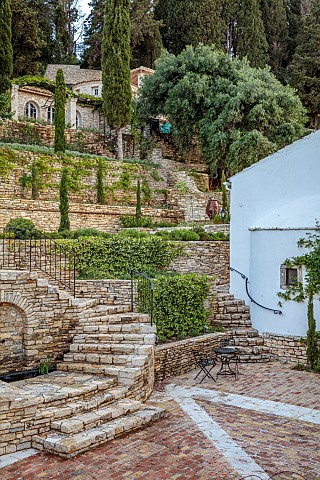 KOULOURA_CORFU_GREECE_DESIGNER_PAUL_BANGAY_COURTYARD_TERRACE_COURTYARD_WALLS_TERRACOTTA_CONTAINERS_S