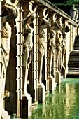 A ROW OF STATUES LOOK DOWN OVER THE WATER TERRACE  BLENHEIM PALACE  OXFORDSHIRE