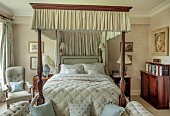PRIORS MARSTON, WARWICKSHIRE, THE MANOR HOUSE: GUEST BEDROOM, CREAM, BLUE AND MAHOGANY, FOUR POSTER BED