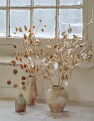 GREEN & GORGEOUS FLOWERS, OXFORDSHIRE: SEPTEMBER, SEED HEADS ARRANGED IN CONTAINER BY RACHEL SIEGFRIED, ANNUALS
