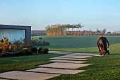 NATURAL SWIMMING POND GARDEN, ITALY BY GPT STUDIO, FALL, AUTUMN, OCTOBER, PATH, SLABS, PAVING, SCULPTURE BY LEON BRONSTEIN, LAWN, CONTEMPORARY