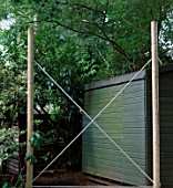 SPIDERS WEB ROPE LADDER: 12MM HEMPEX ROPE STRETCHED ACROSS WOODEN FRAMES