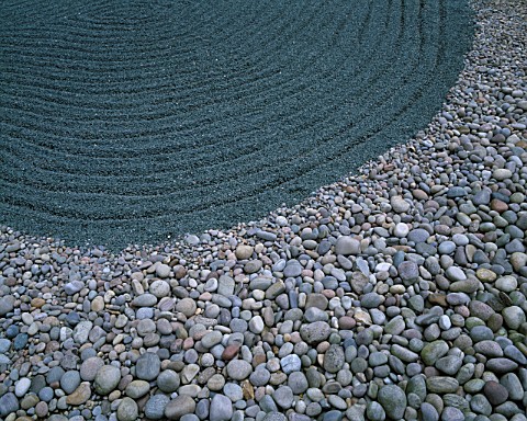COBBLES_AND_RAKED_GRAVEL_IN_THE_WATER_GARDENS__LONDON_THE_SWIMMER__A_JAPANESE_INSPIRED_LANDSCAPE_BY_