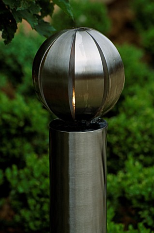 THE_SENTINEL__STAINLESS_STEEL_WATER_FEATURE_WITH_LIGHTING_BY_PRIVETT_GARDEN_PRODUCTS