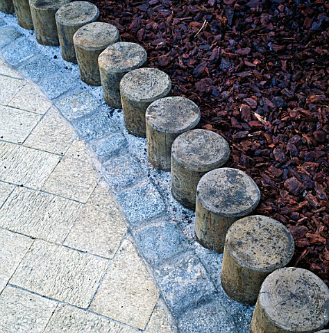WOOD_BLOCKS_AS_EDGING_MATERIAL_SAVE_THE_CHILDRENTHORN_EMI_CHELSEA_FLOWER_SHOW__LONDON__1991