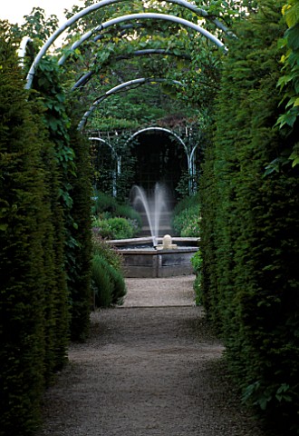 THE_ABBEY_HOUSE__WILTSHIRE_VIEW_INTO_THE_HERB_GARDEN_WITH_FOUNTAIN
