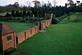 PACKWOOD HOUSE  WARWICKSHIRE:THE TOPIARY GARDEN SEEN FROM THE WALLED GARDEN