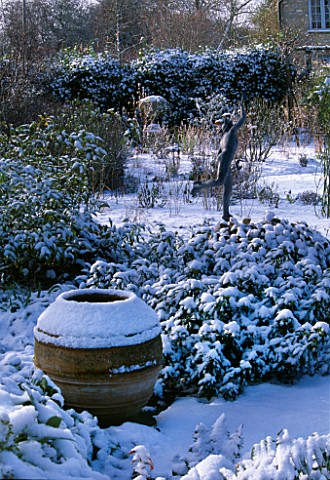 SNOW_AT_WOODCHIPPINGS__NORTHAMPTONSHIRE