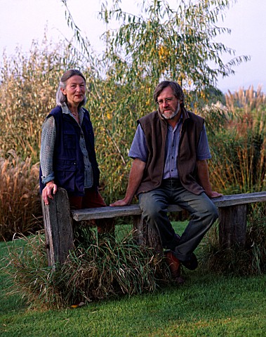 LUCY_GOFFIN_AND_GRAHAM_GOUGH_AT_MARCHANTS_HARDY_PLANTS__SUSSEX