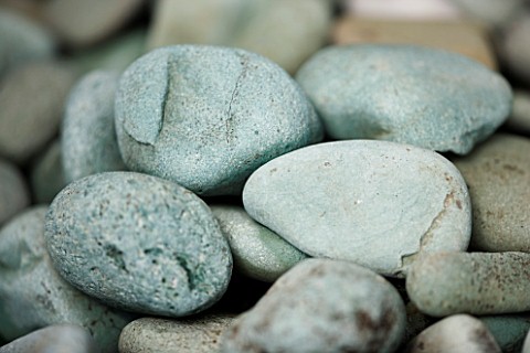 DESIGNER_CLARE_MATTHEWS__PAPYRUS_CONTAINER_PROJECT_GREEN_JAPANESE_PEBBLES