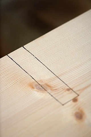 DESIGNER_CLARE_MATTHEWS_BENCH_AND_TABLE_PROJECT__GROOVE_MARKED_ON_WOOD