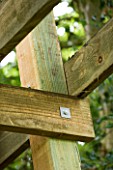DESIGNER CLARE MATTHEWS: TREE HOUSE PROJECT - DETAIL OF BOLT ON WOODEN BEAMS