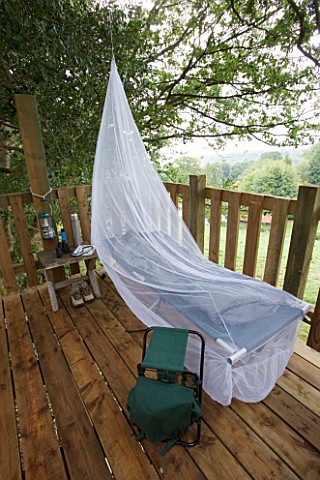DESIGNER_CLARE_MATTHEWS_TREE_HOUSE_PROJECT__CAMP_BED__SLEEPING_BAG_AND_MOSQUITO_NET